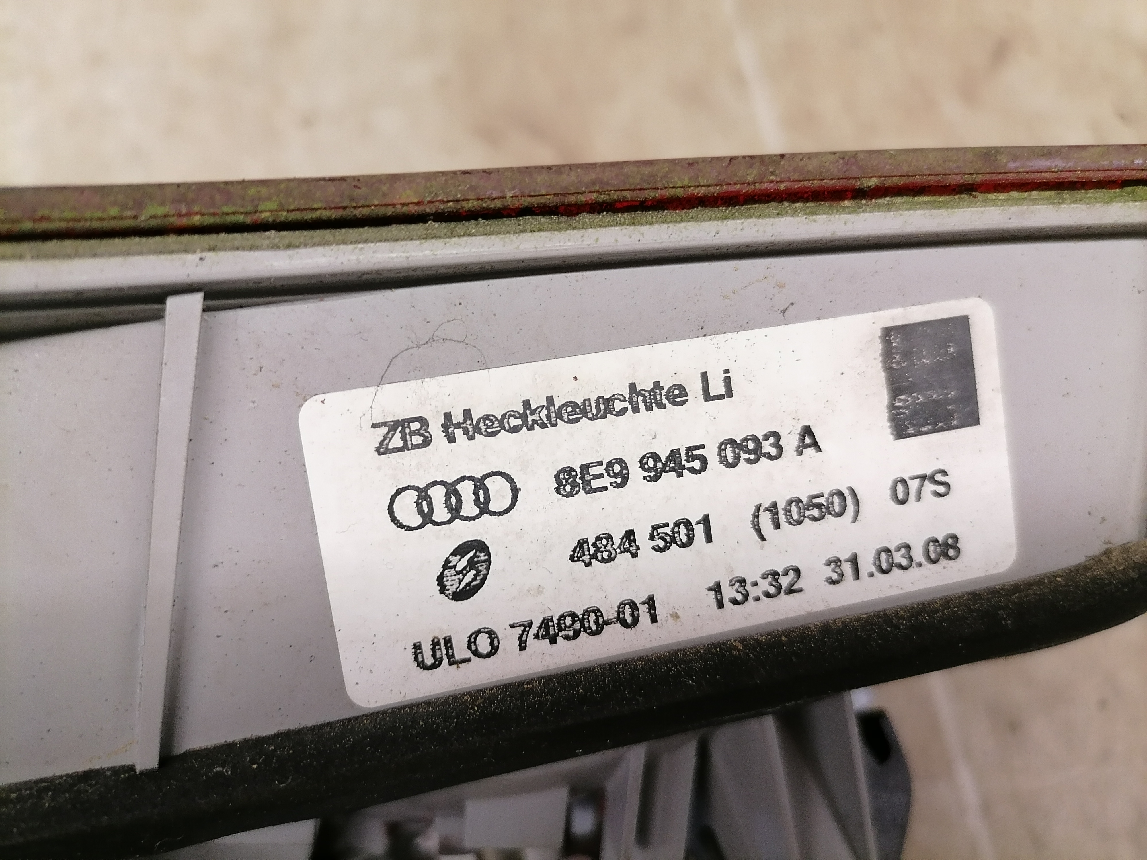 Audi A4 8E B7 Avant 04-08 Rücklicht links innen Rückleuchte Heckleuchte 8E9945093A