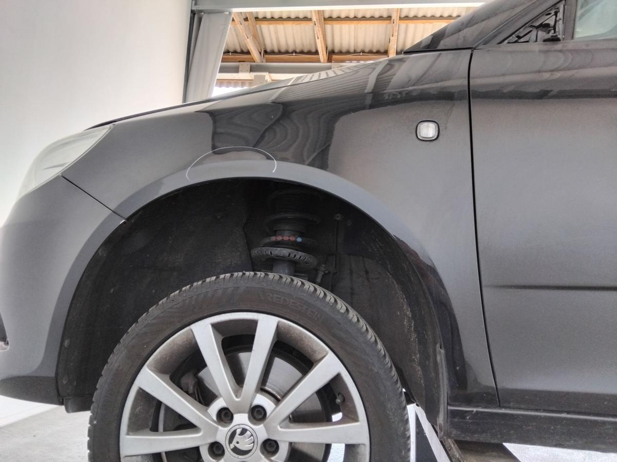 Skoda Fabia 2 5J Facelift original Kotflügel vorn links LF9R BJ2014 Delle