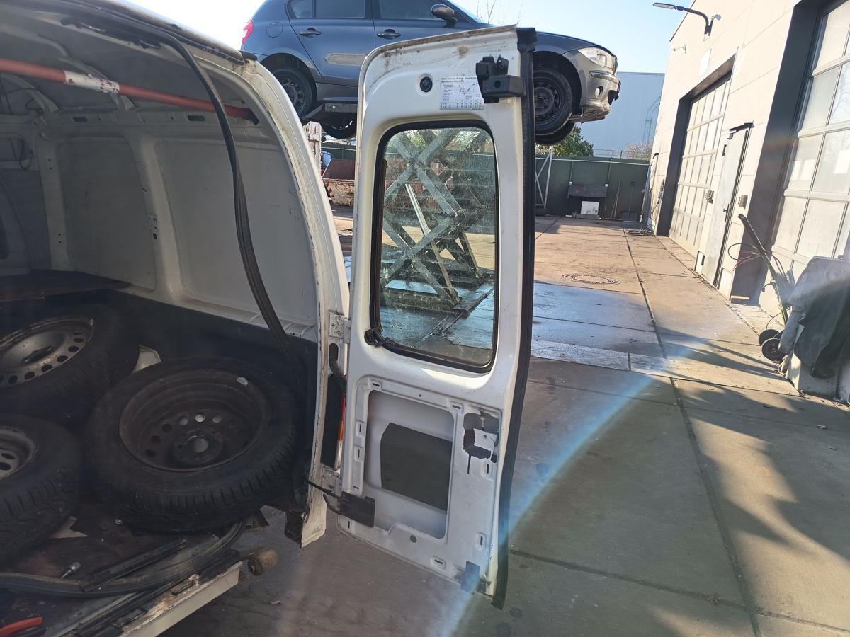 VW Caddy II 9KV orig Heckt&uuml;r rechts mit Scheibe Fl&uuml;gelt&uuml;r L902 wei&szlig; Bj 2003