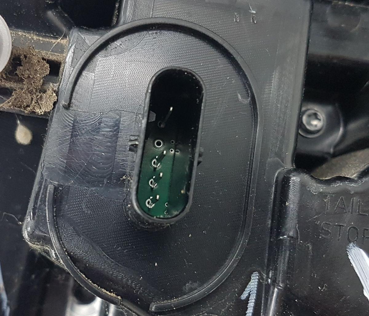 Tesla Model Y R&uuml;ckleuchte R&uuml;cklicht links Bj22 1502086-00-D Modell bis 2025