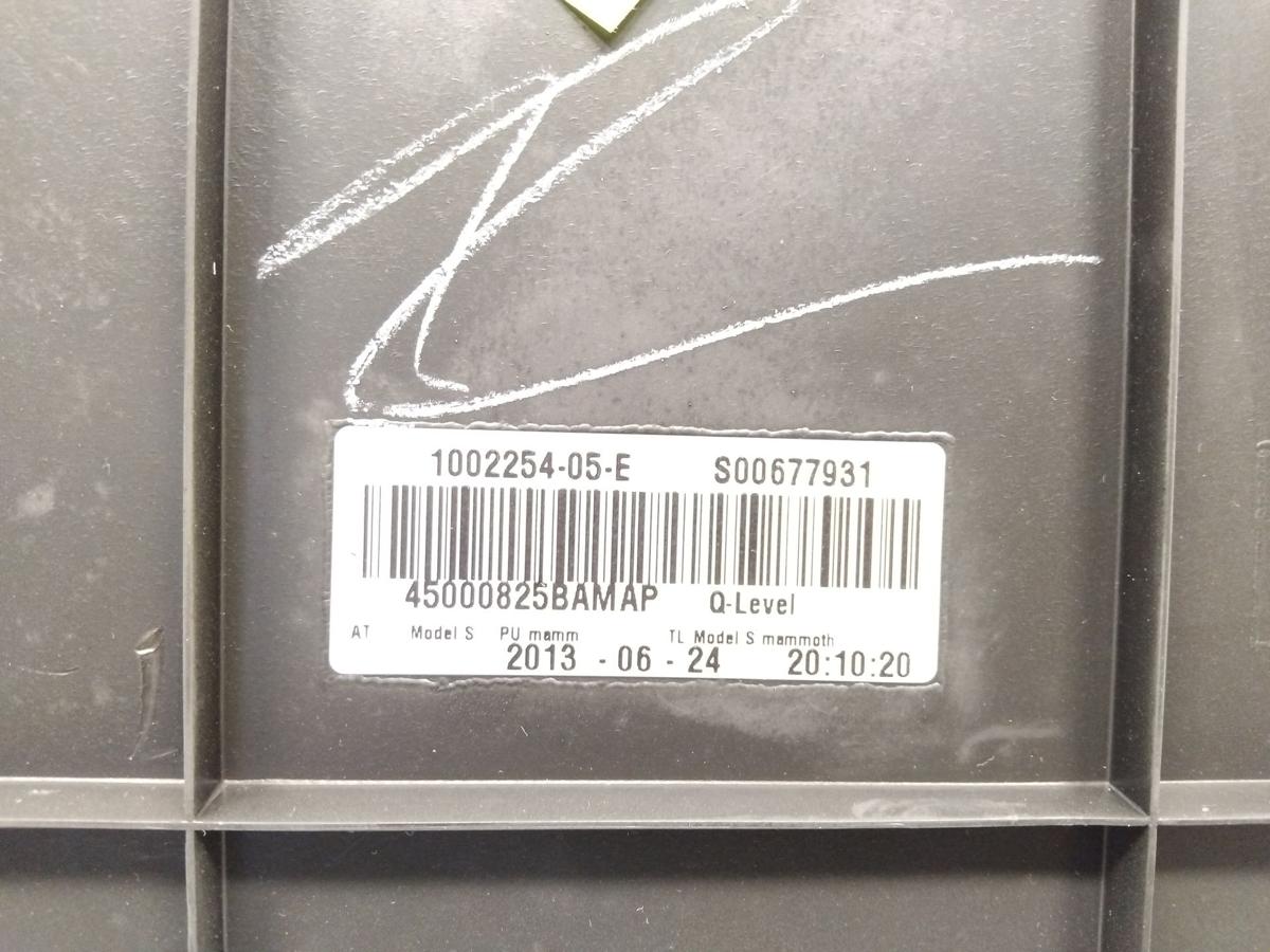 Tesla Model S original Armaturenbrett Oberteil schwarz 1002254-05-E BJ2014