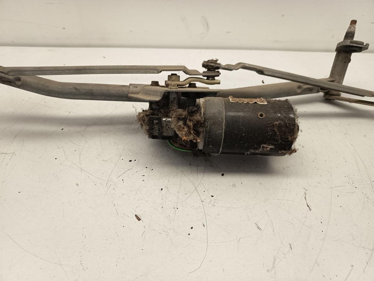 Audi A3 8L original Wischermotor vorn mit Gestänge Bj 1998