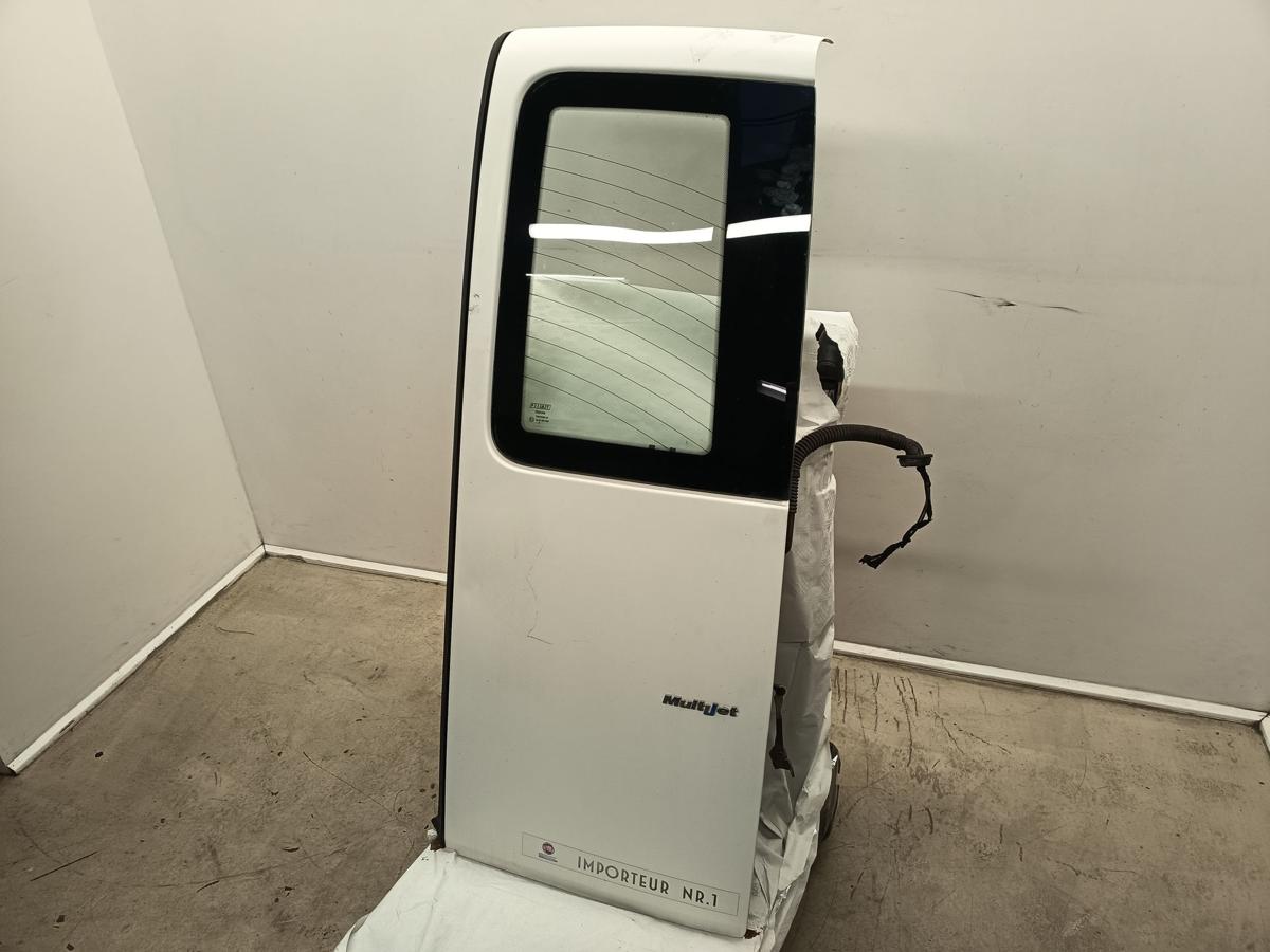 Fiat Doblo 223 original Heckt&uuml;r rechts mit Scheibe wei&szlig; Baujahr 2009