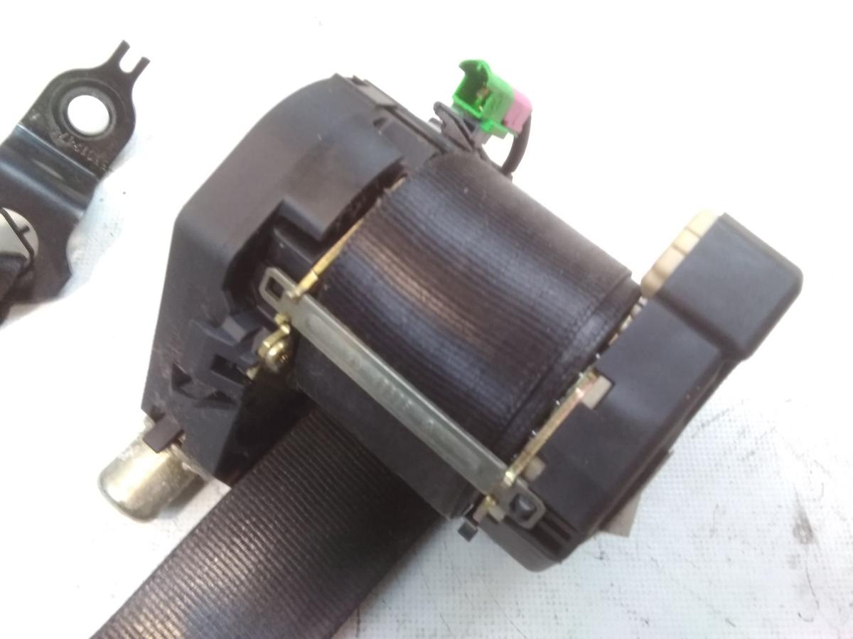 Skoda Fabia 1 6Y original Sicherheitsgurt vorn rechts schwarz unfallfrei BJ2005