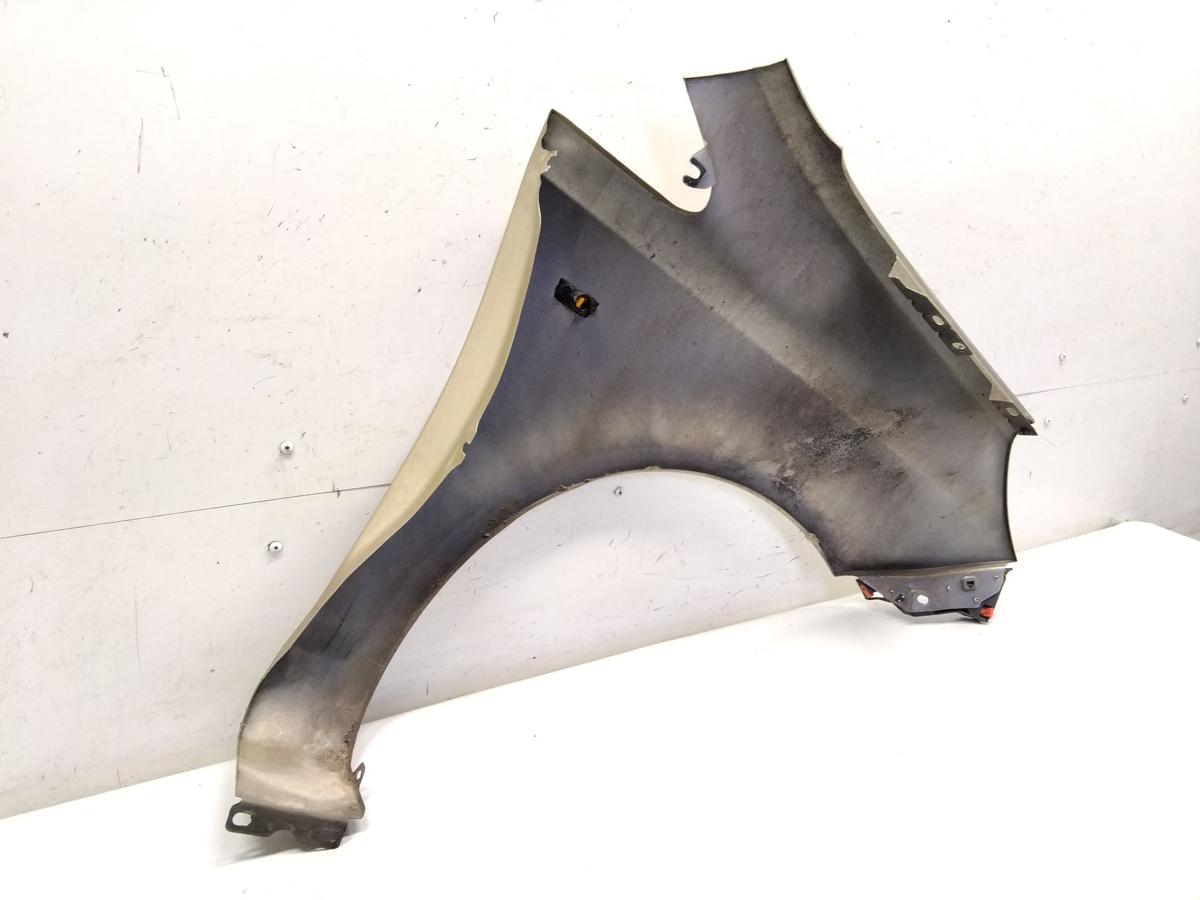 Opel Corsa D original Kotflügel vorn links champagnersilber Z40M Bj.2006