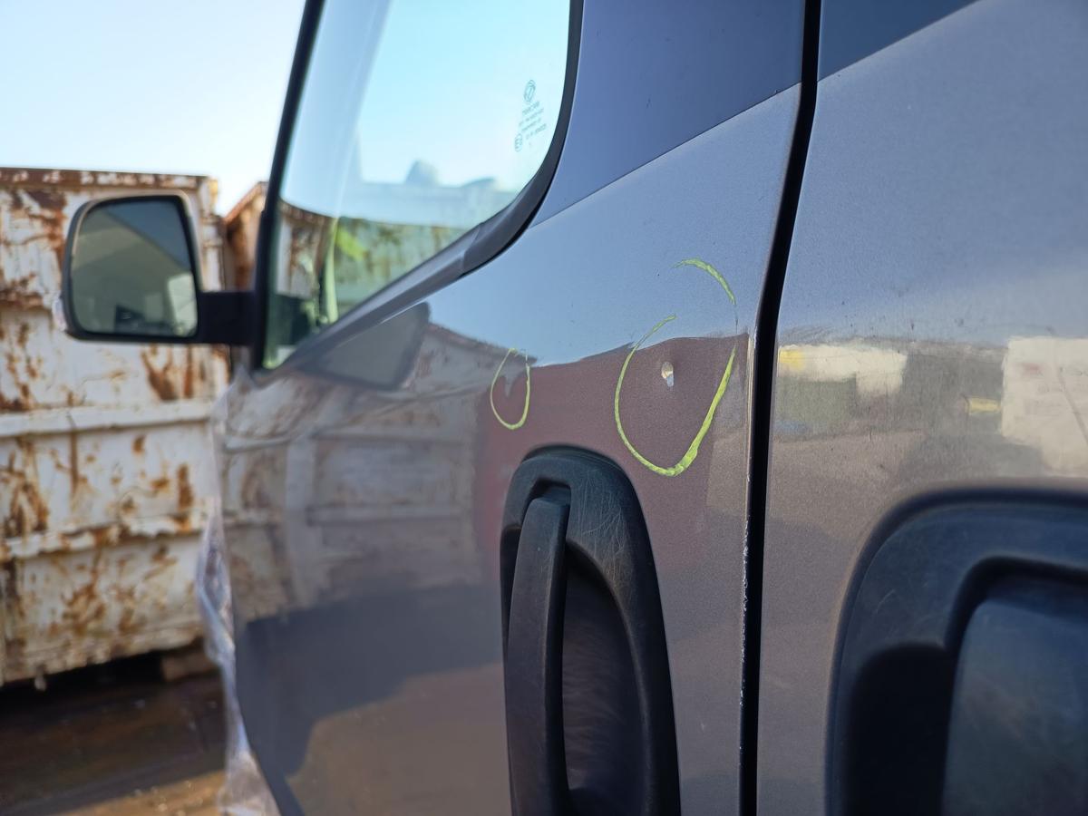 Opel Combo D original T&uuml;r vorne links Fahrer Rohbau GJM Grau Baujahr 2012