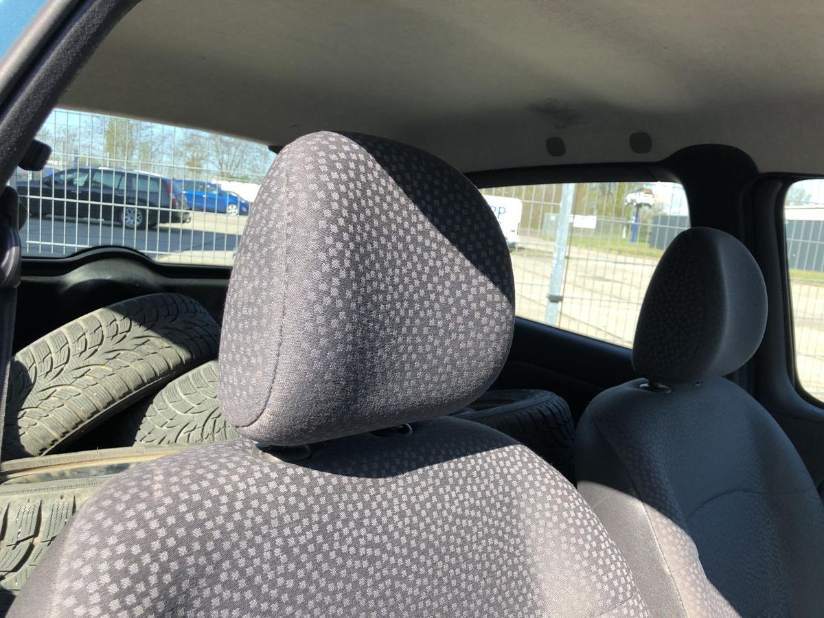 Renault Clio II 2 Campus Sitz vorn rechts Beifahrersitz 3 t&uuml;rer Stoffsitz