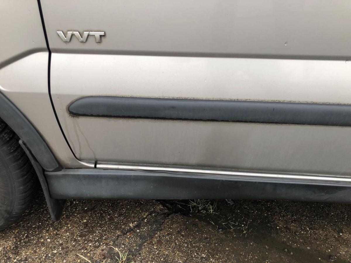 Suzuki Ignis Typ MH T&uuml;r vorne links Fahrert&uuml;r Autot&uuml;r Rohbau C08 Platinsilbermet