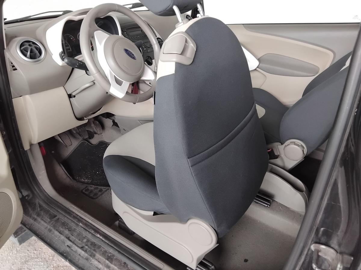 Ford Ka II RU8 orig Sitz vorn links Fahrersitz Stoff grau/beige beheizt BJ2009