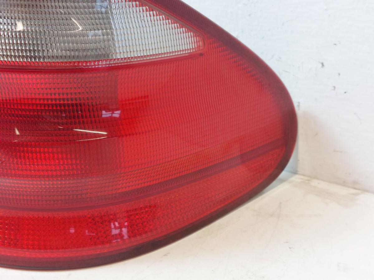 Mercedes CLK W208 Mopf R&uuml;ckleuchte rechts Ecke au&szlig;en Coupe Heckleuchte Hella OEM
