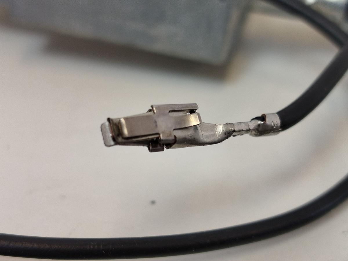 VW Golf 3 1H Verst&auml;rker Antenne Antennenverst&auml;rker OE