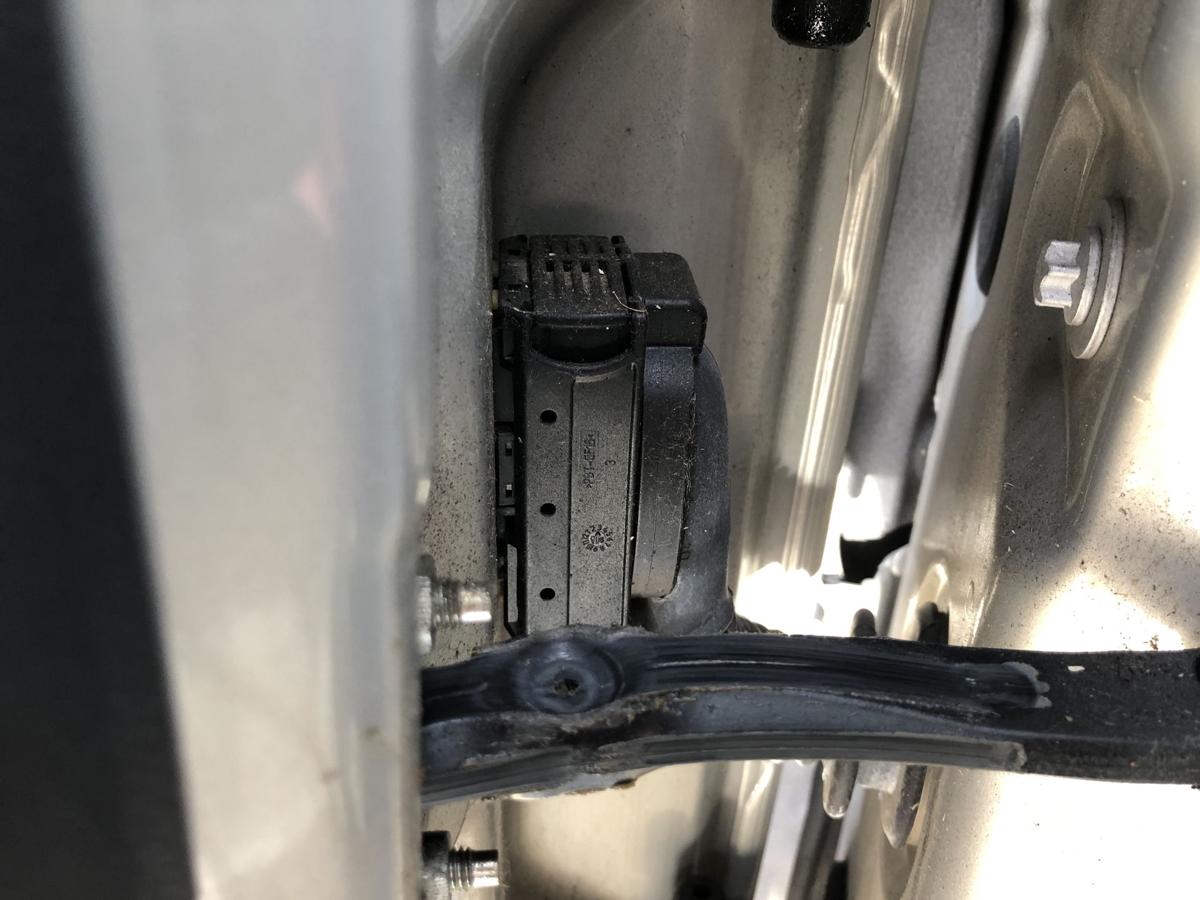 Opel Astra H Caravan Tür vorn links Fahrertür auch 5 türer Z167 Pannacotta