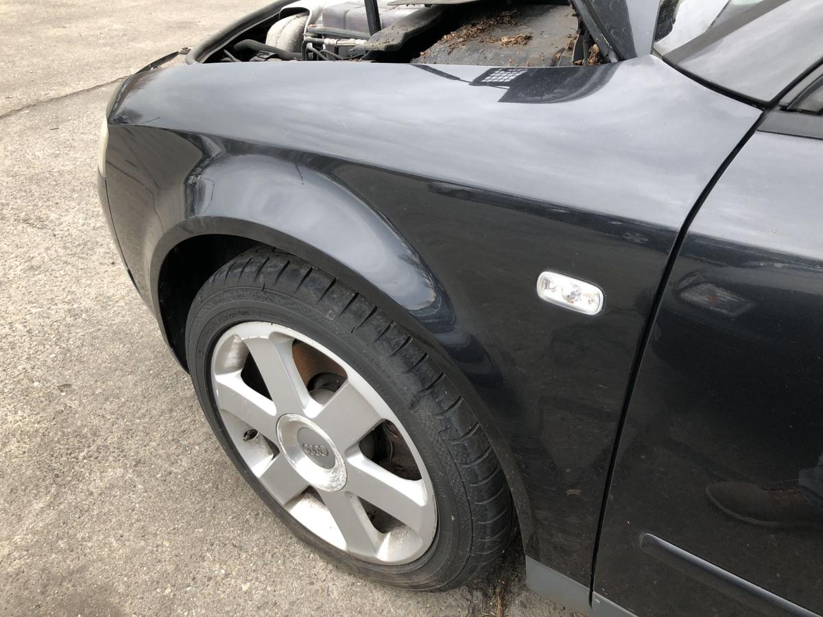 Audi A4 8E B6 Avant Kotfl&uuml;gel vorn links Fahrerseite LZ9W Ebonyschwarz Perl