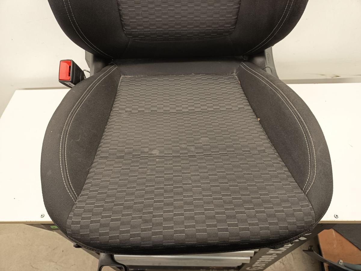 Opel Astra K original Sitz vorne links Stoff Sitzheizung Baujahr 2018