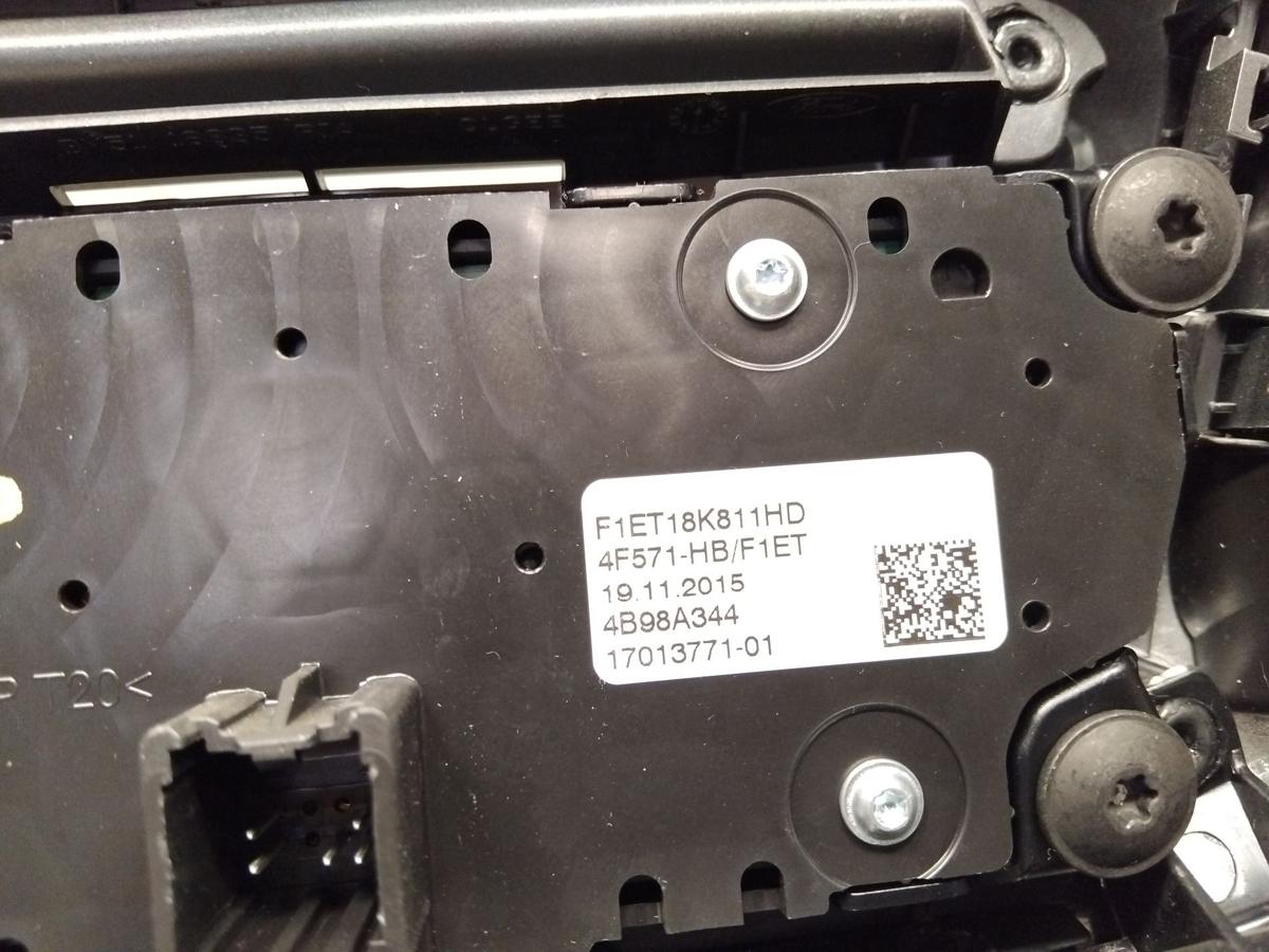 Ford Focus 3 Facelift original Radioblende inkl. Bedienteil Radio BJ2015