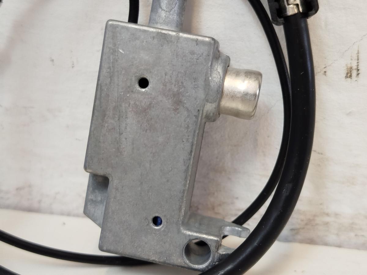 VW Golf 3 1H Verst&auml;rker Antenne Antennenverst&auml;rker OE