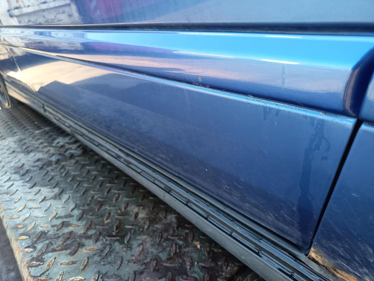 VW Vento 1HX original T&uuml;r vorn rechts Beifahrer R5V Fjordblau Bj 1996