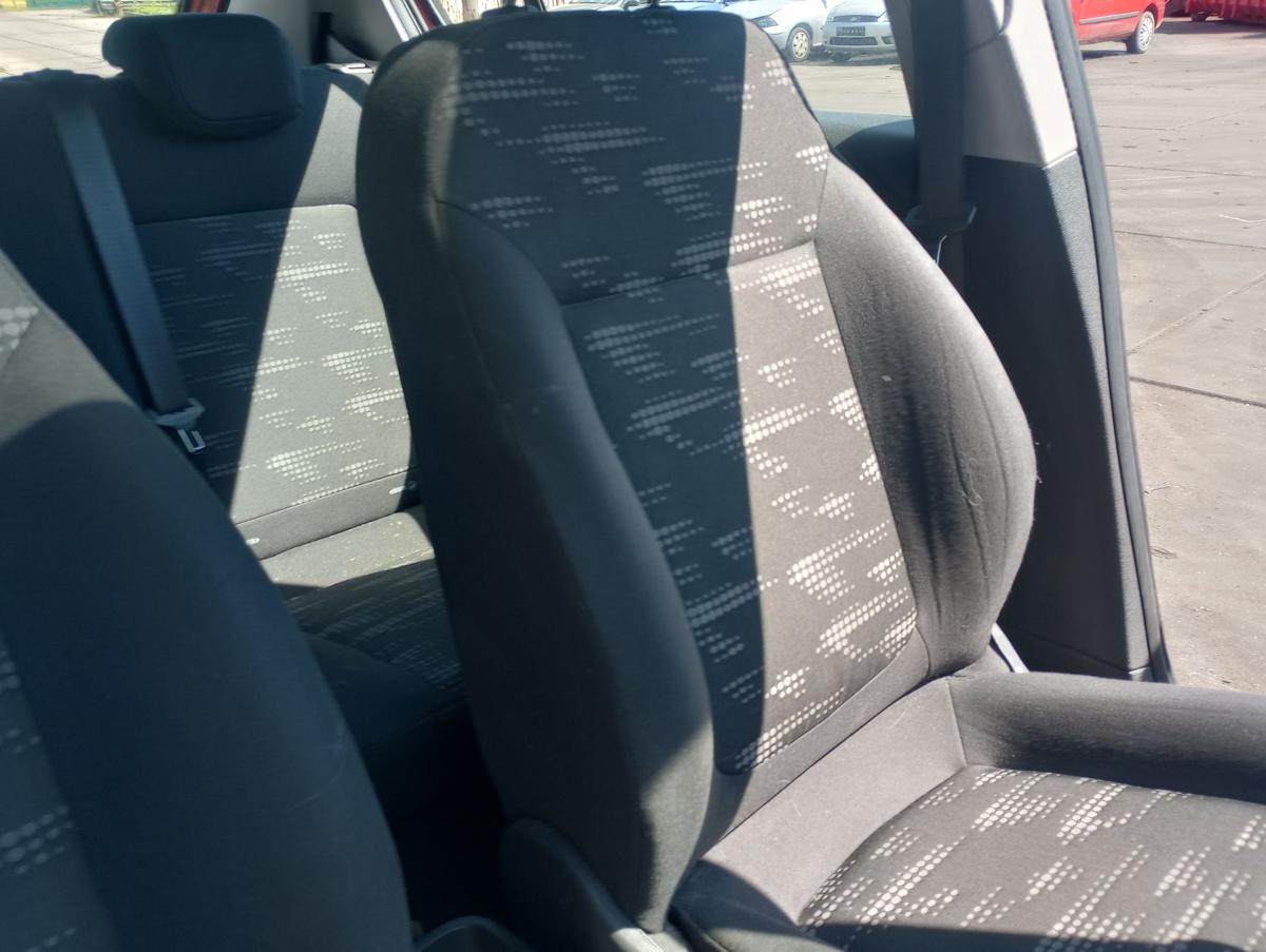 Opel Corsa D orig Sitz vorn links Fahrersitz 5Trg 70Tkm Bj 2012