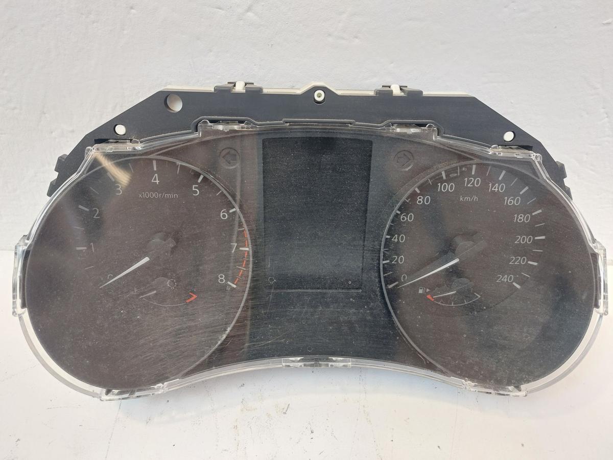 Nissan Qashqai J11 Tacho Kombiinstrument Benzin OEM Cockpit