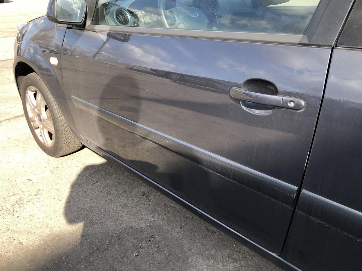 Ford Fiesta JD JH MK6 T&uuml;r vorn links Fahrert&uuml;r nur f&uuml;r 3 t&uuml;rer Royalgrau