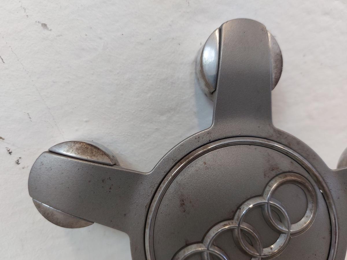 Audi A3 8V Sportback Nabelkappe Radbolzenabdeckung Alufelge 17 Zoll OEM