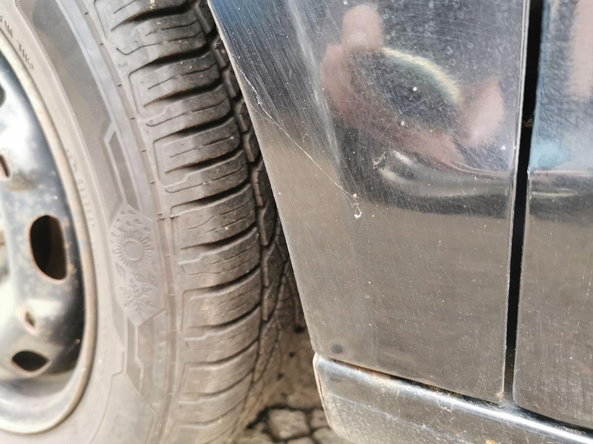 VW Polo 9N1 Kotflügel Fender Seitenwand vorn links L041 Brillantschwarz bis 2005