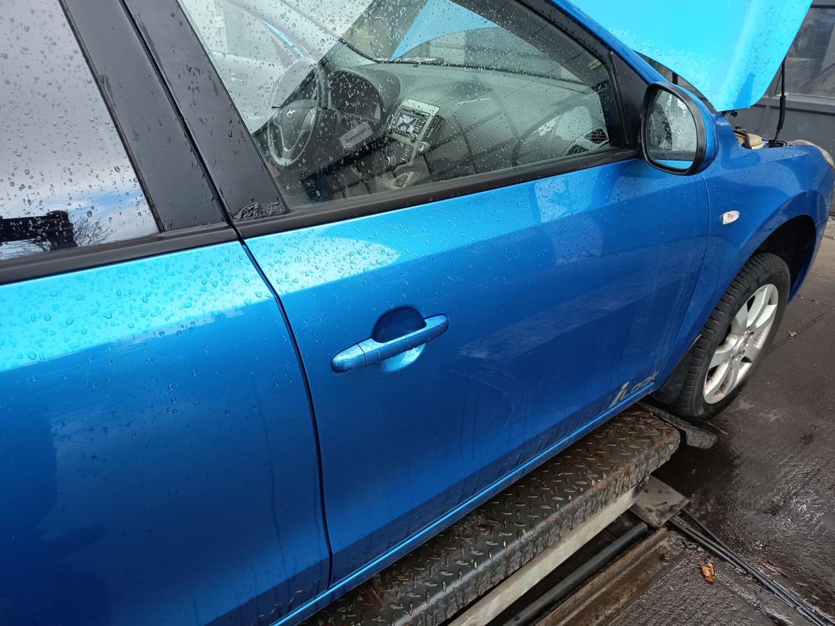 Hyundai i30cw FD original T&uuml;r vorn rechts Beifahrer BV Vivid blue Bj 2010