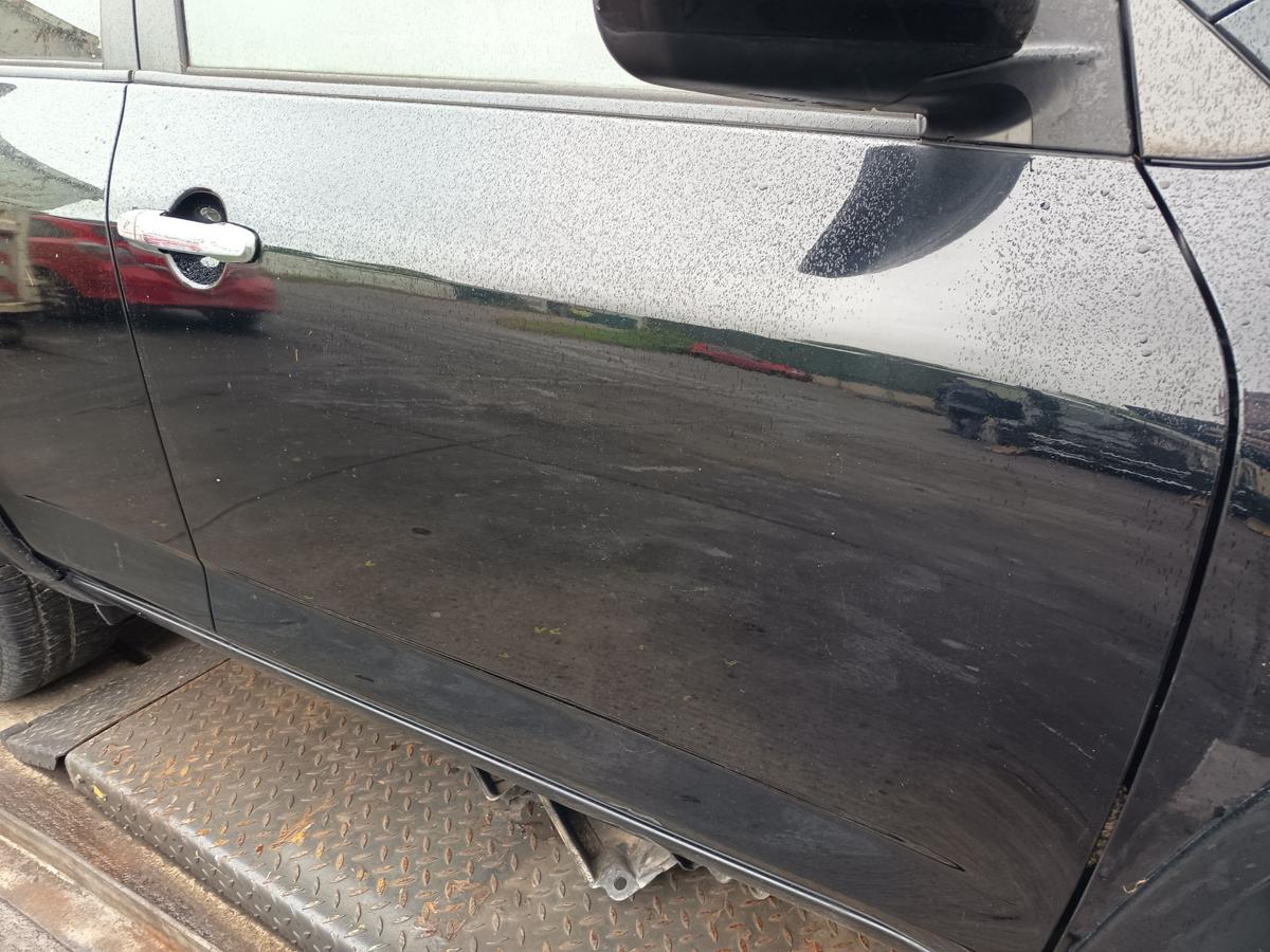 Toyota Rav4 original T&uuml;r vorne rechts 202 Black Uni Baujahr 2009
