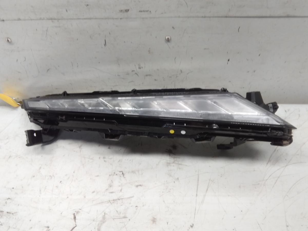 Mitsubishi Eclipse Cross original LED Tagfahrleuchte Scheinwerfer vorn rechts oben