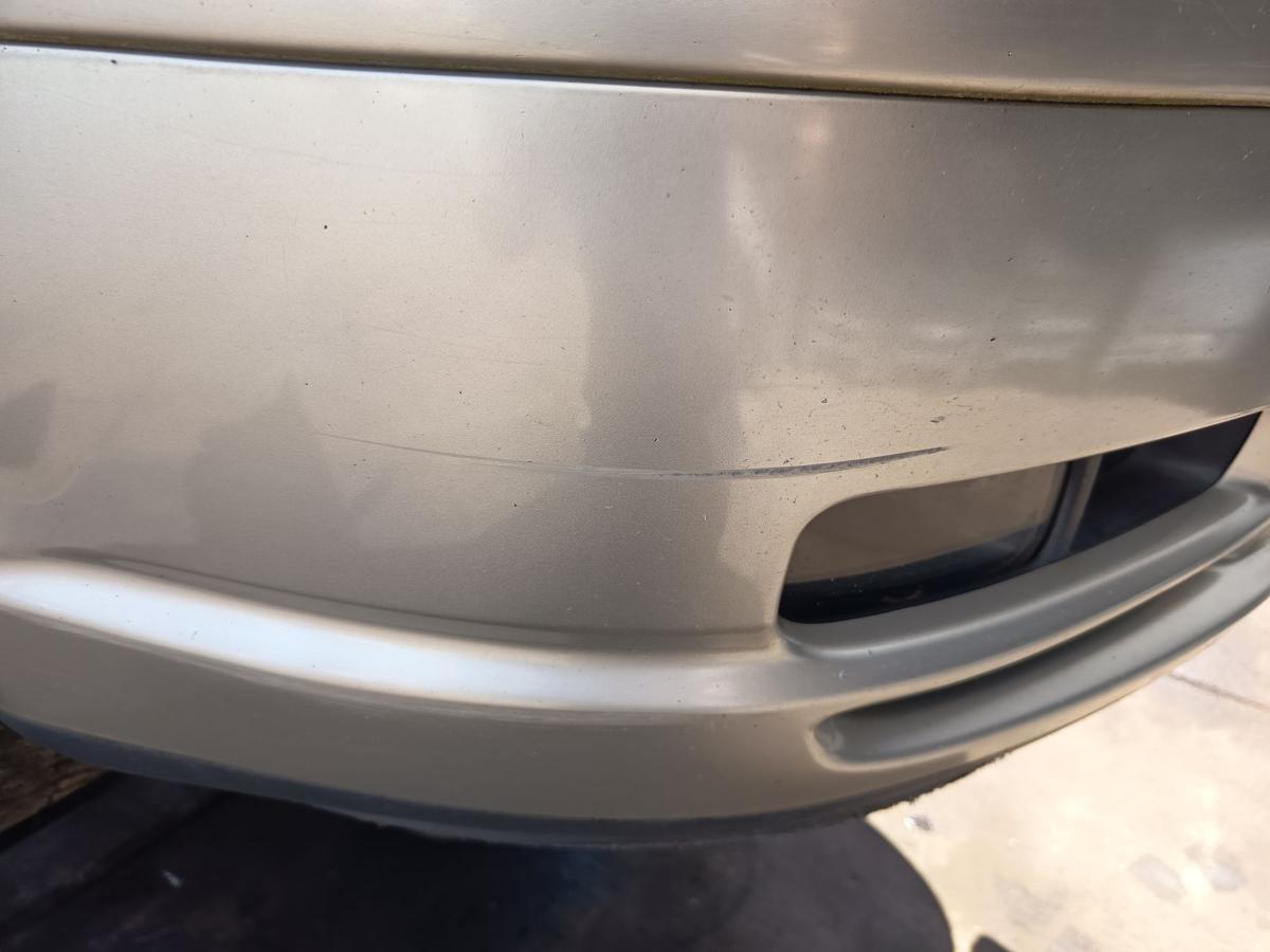 Toyota Avensis T25 original Sto&szlig;stange F&auml;nger vorn Front 1C0 Polarsilber Bj 2005