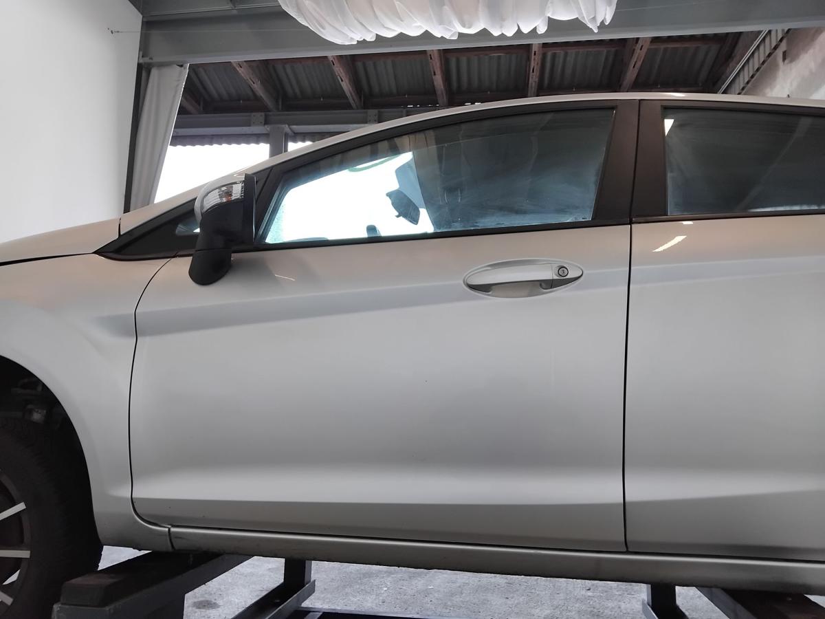Ford Fiesta JA8 T&uuml;r vorn links Fahrert&uuml;r 5-T&uuml;rer Polarsilbermetallic BJ2009