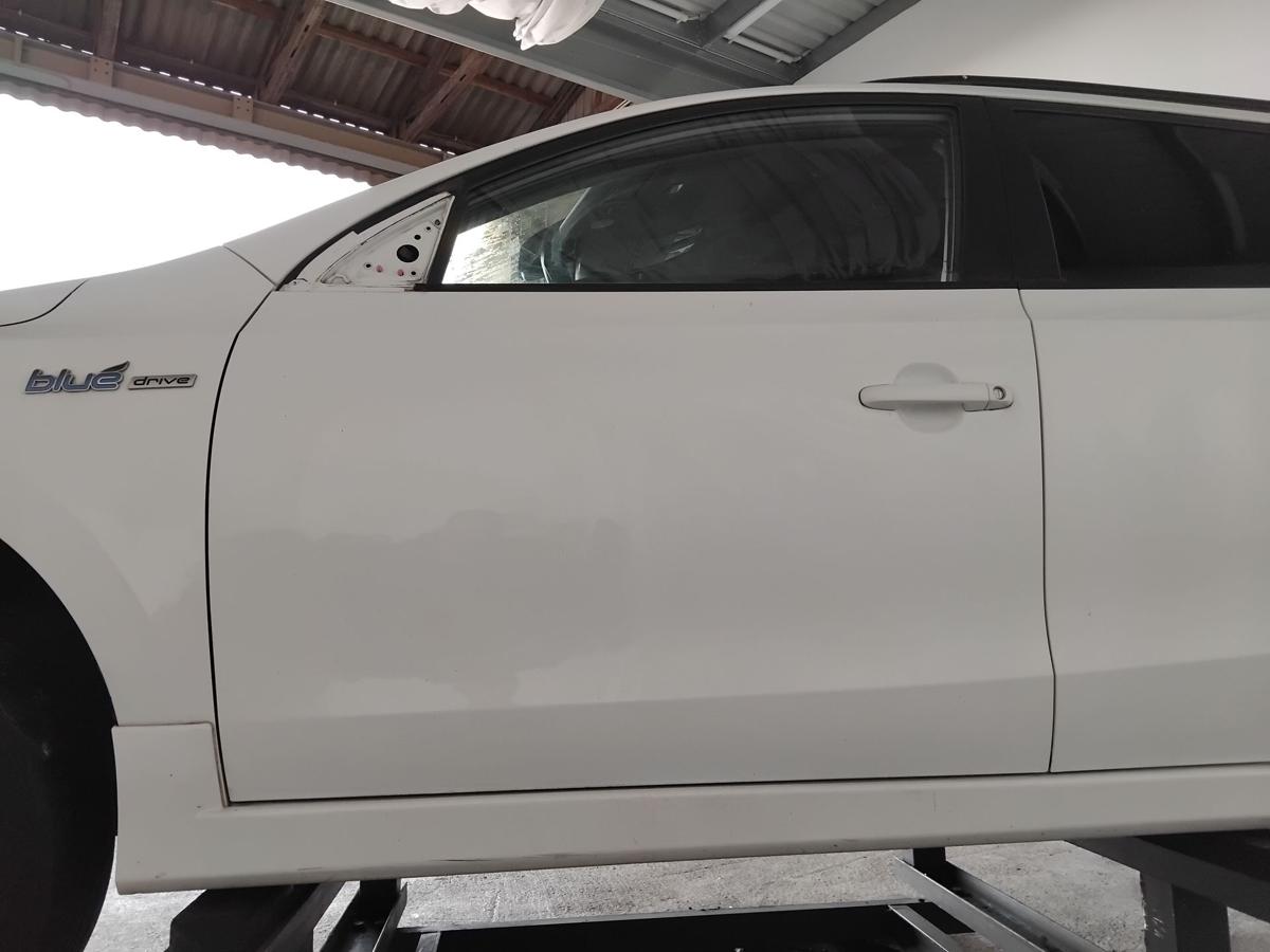 Hyundai i30 CW Kombi Tür vorn links Fahrertür weiss 7F BJ2010 tschechische Produktion