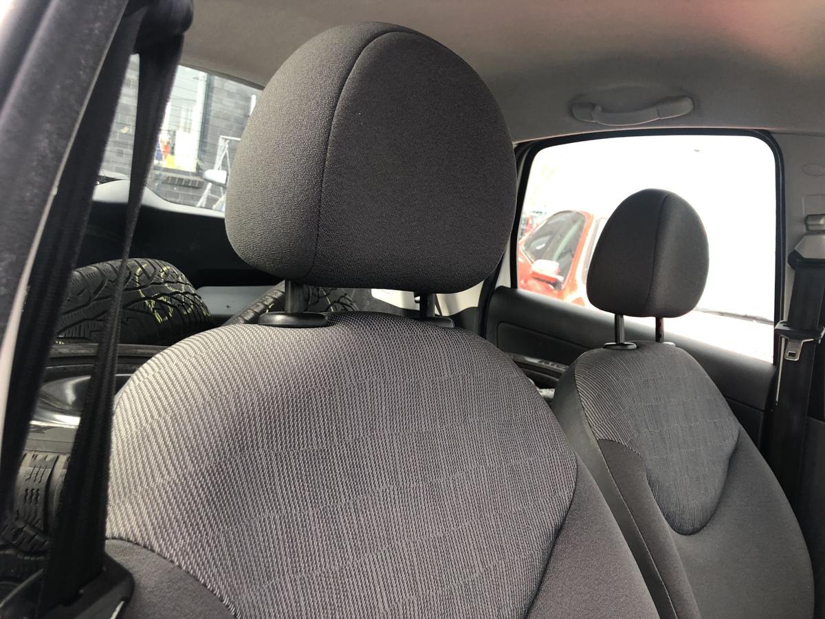 Citroen C3 Typ F Sitz vorn rechts Beifahrersitz Stoff ohne Heizung
