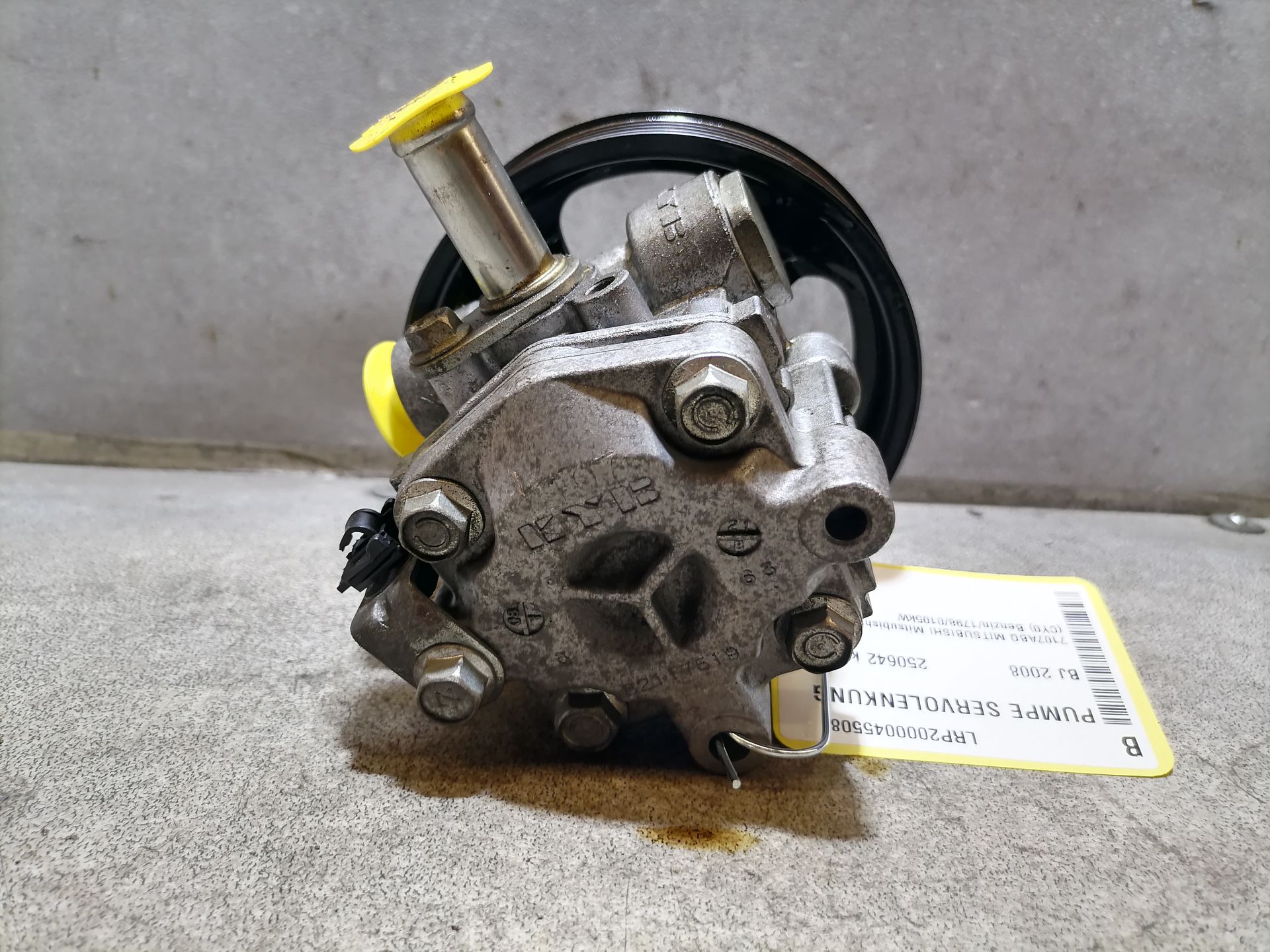 Mitsubishi Lancer 8 Servopumpe 82117519 Servolenkung KYB BJ07-17