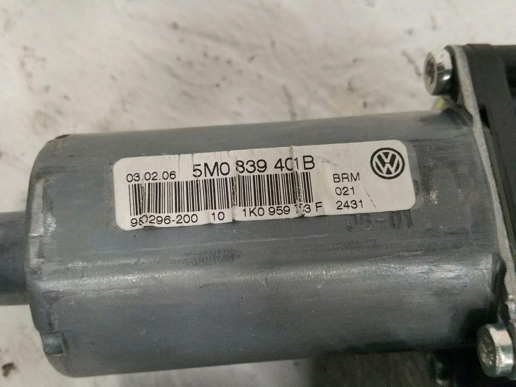 VW Golf 5 Plus 5M Bj.06 original Fensterhebermotor hinten links 5M0893401B