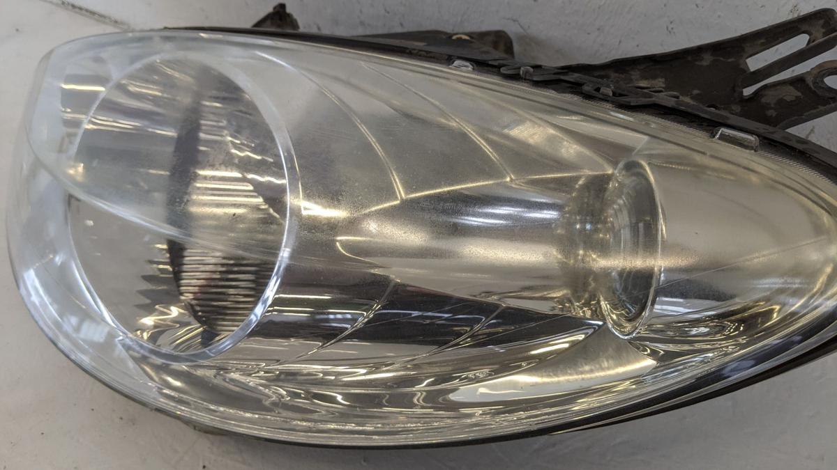 Scheinwerfer Hauptscheinwerfer Lampe vorn links Valeo Halogen Peugeot 1007 KM