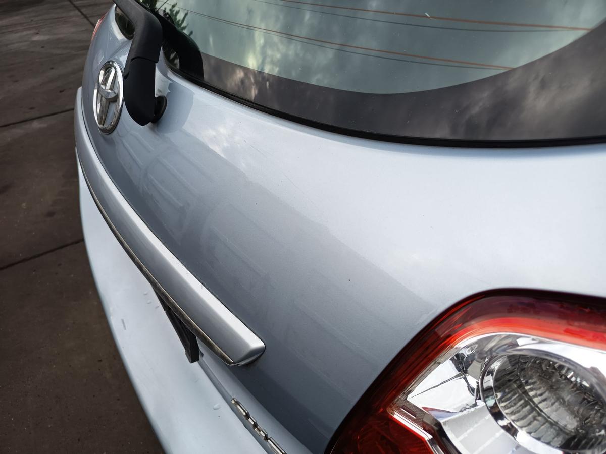 Toyota Auris E15 original Heckklappe mit Scheibe 8S1 Light Blue Bj 2011