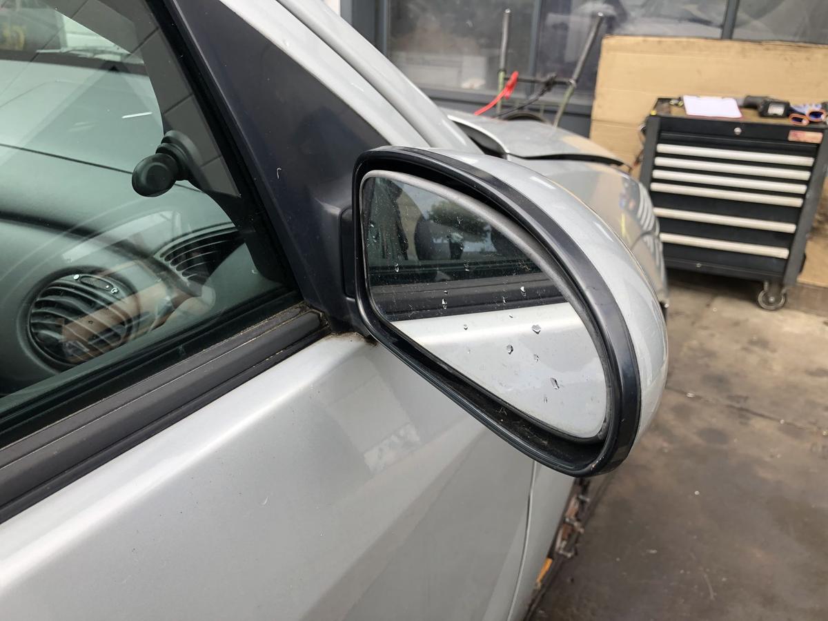 Ford Focus DNW original Aussenspiegel links manuell Polarsilber Bj 2001