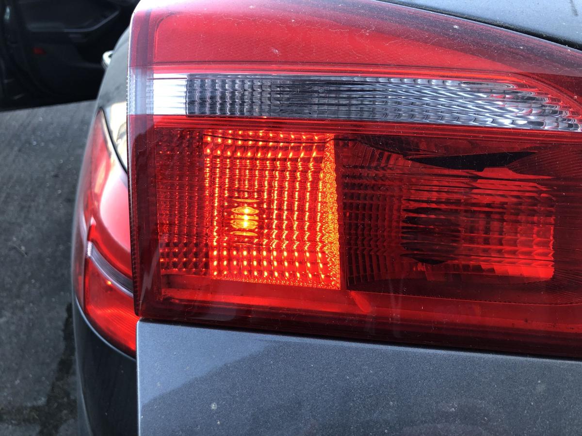 Ford Focus DYB CEW Turnier R&uuml;ckleuchte R&uuml;cklicht innen links Heckklappe ab14