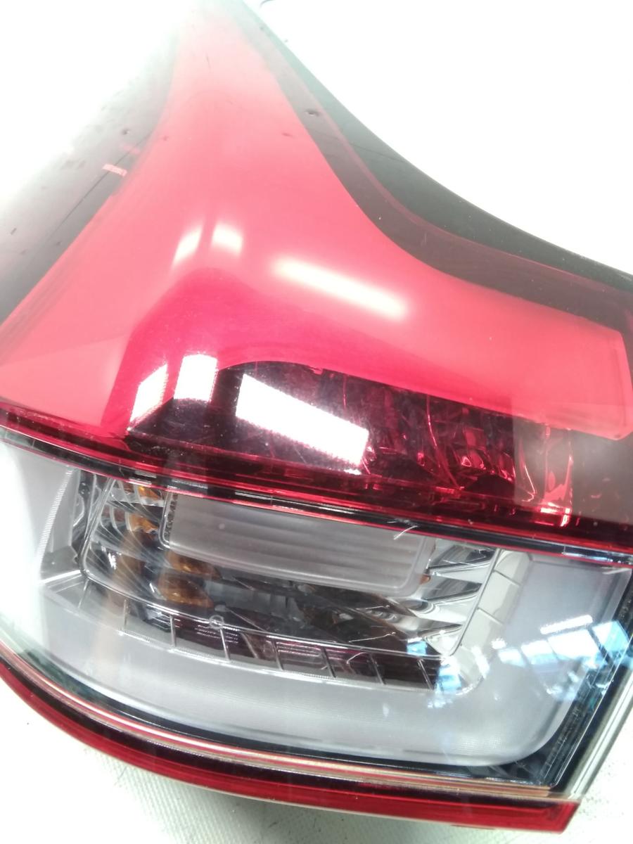 Mitsubishi Eclipse Cross original R&uuml;ckleuchte Schlussleuchte links LED 8330B327
