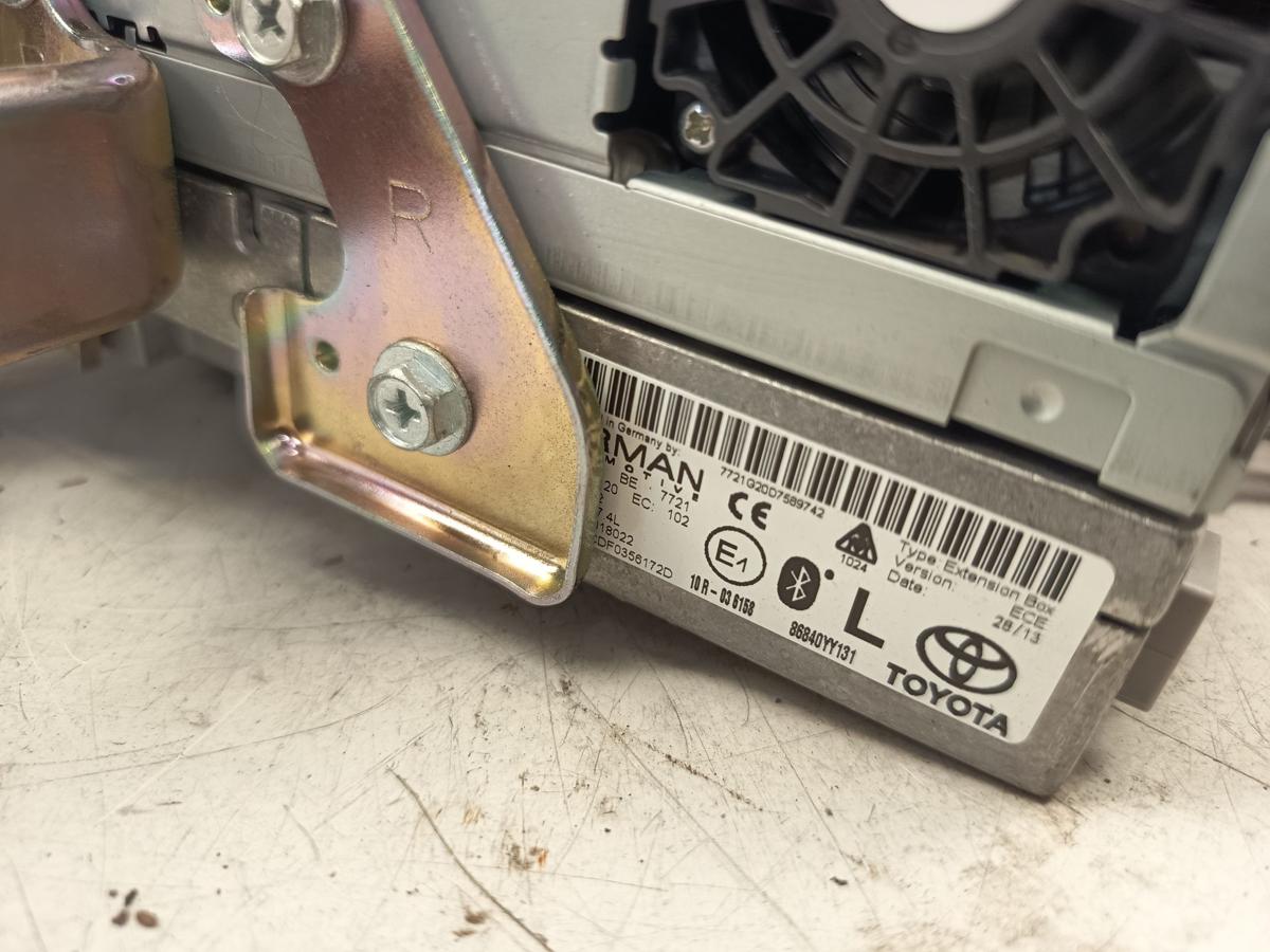 Toyota Auris E18 original Radio Touch and Go Navigationssystem 8614002010 Bj2013