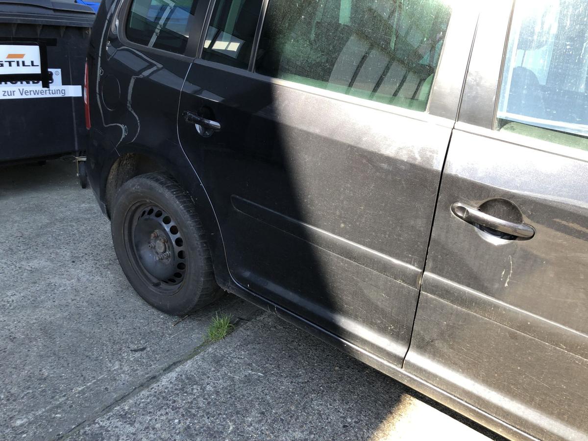VW Touran 1T 1T1 T&uuml;r hinten rechts Fondt&uuml;r im Rohbau LC9Z Black Magic Perl