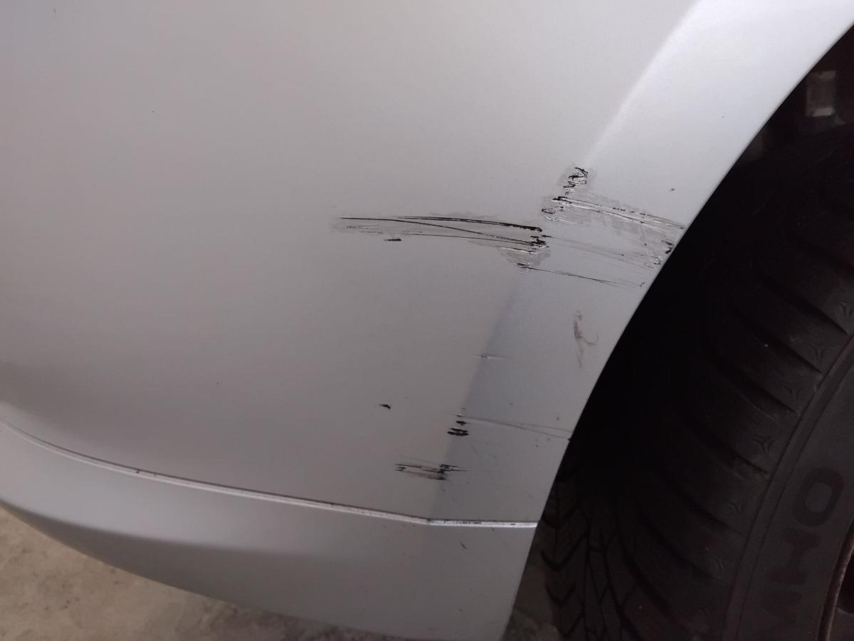 BMW 1er E81 E87 LCI orig.Sto&szlig;stange Sto&szlig;f&auml;nger hinten Facelift BJ2007 titansilber 354