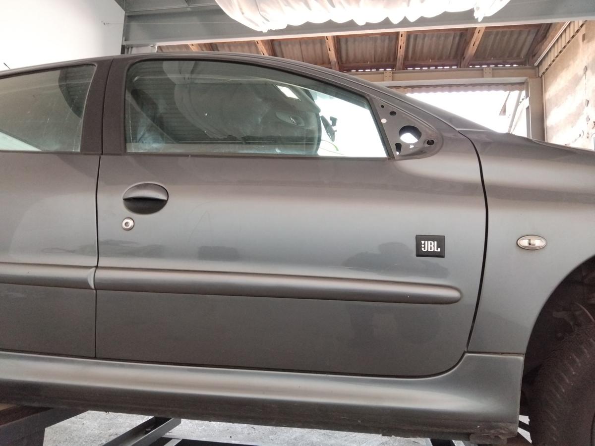 Peugeot 206 5-türig original Tür vorn rechts Beifahrertür BJ2008 KTH thoriumgrau