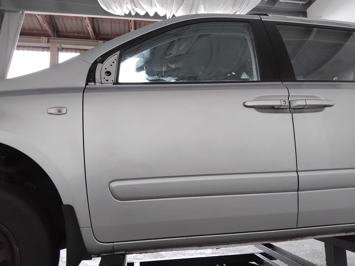Kia Carnival III MB Tür vorn links Fahrertür 6C Diamantsilber Metallic BJ2007