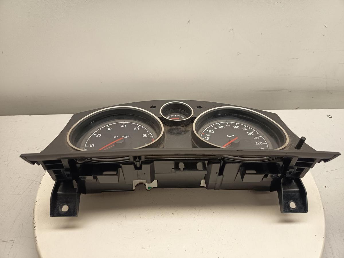 Opel Astra H original Kombiinstrument Tacho zur&uuml;ckgesetzt Baujahr 2008