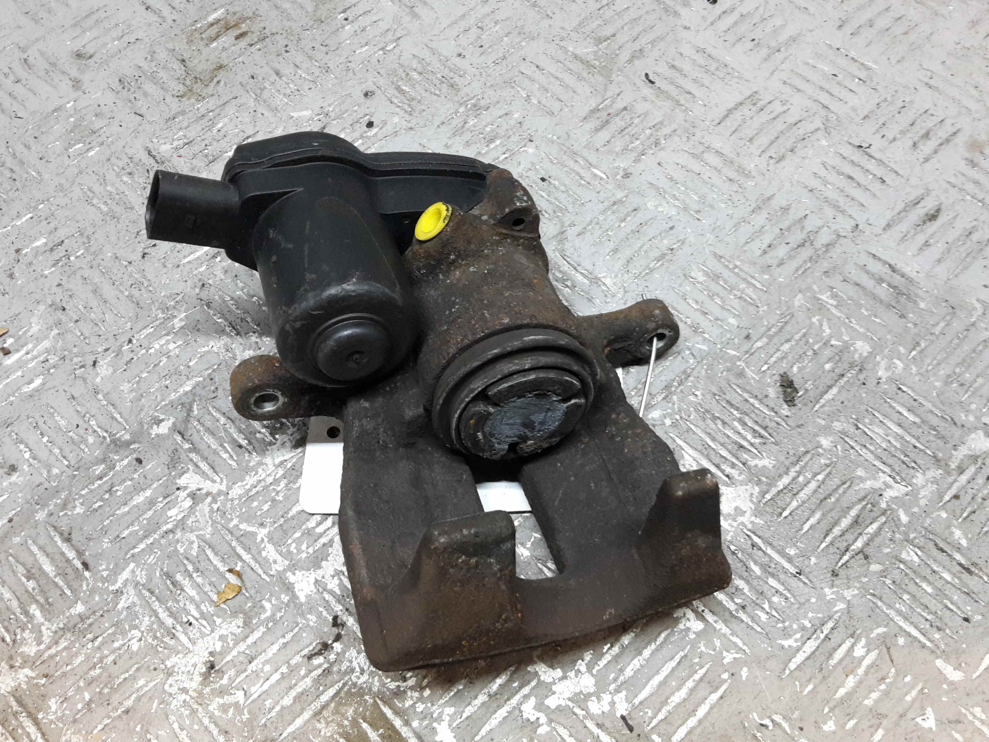 AUDI A4 LIM/AVANT B8 orig. Bremssattel hinten links elektr. 1,8l 118kw