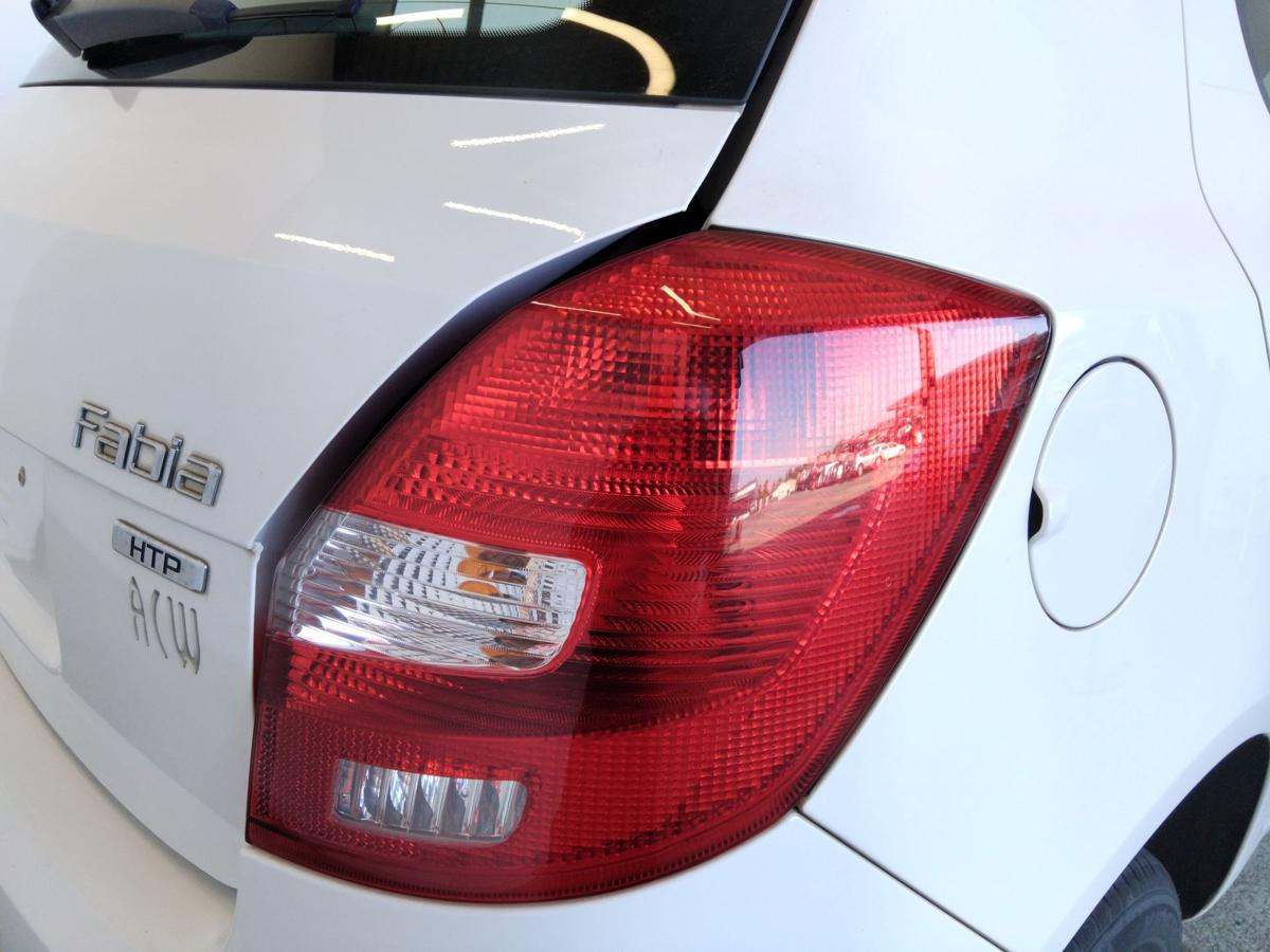 Skoda Fabia 2 5J original Rückleuchte Heckleuchte rechts Kombi Fließheck BJ2011