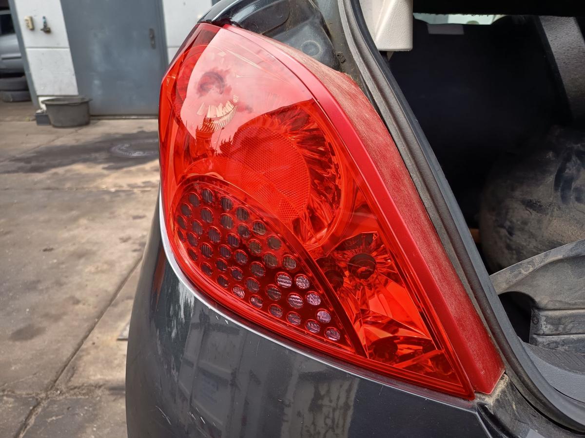 Peugeot 207 original Rückleuchte links Heck/Schluss/Licht Bj 2008