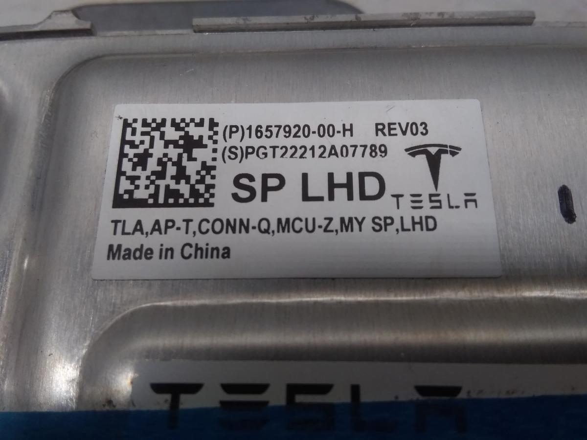 Tesla Model Y original Bordcomputer Hauptrechner 165792000H BJ2023